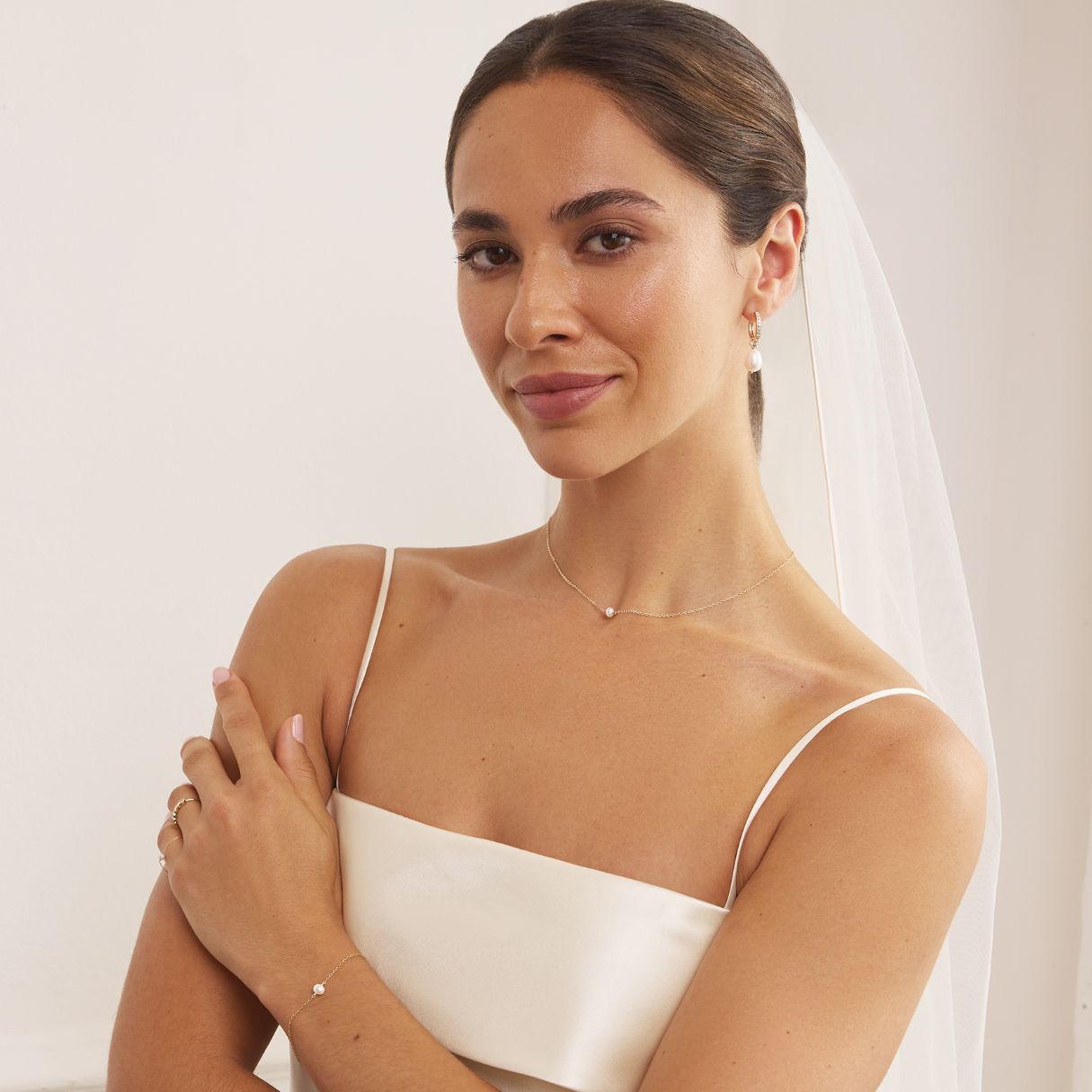 Gold-Tone Single Pearl-Style Choker and Bracelet Set