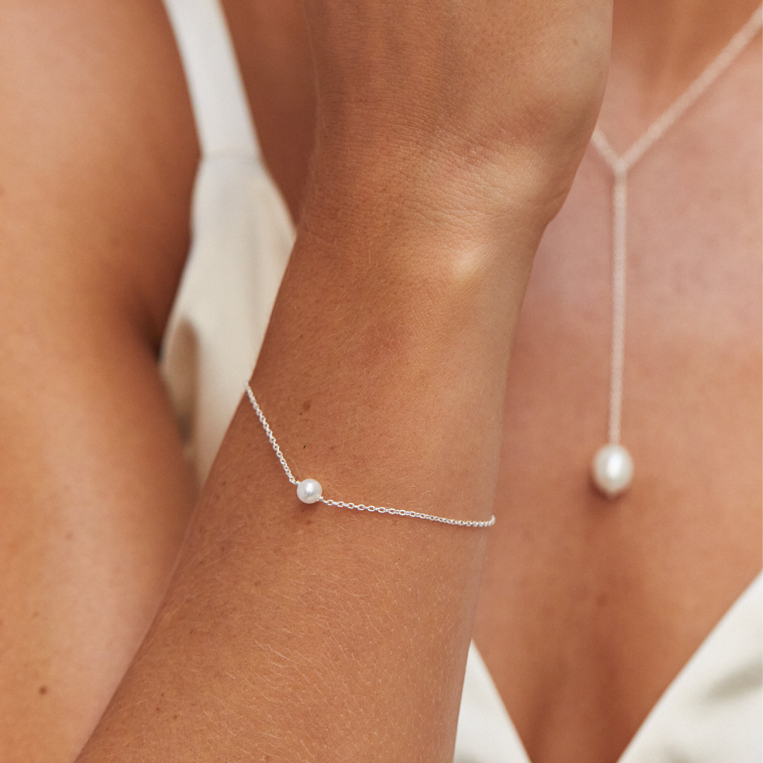 Silver-Tone Single Pearl-Style Bracelet