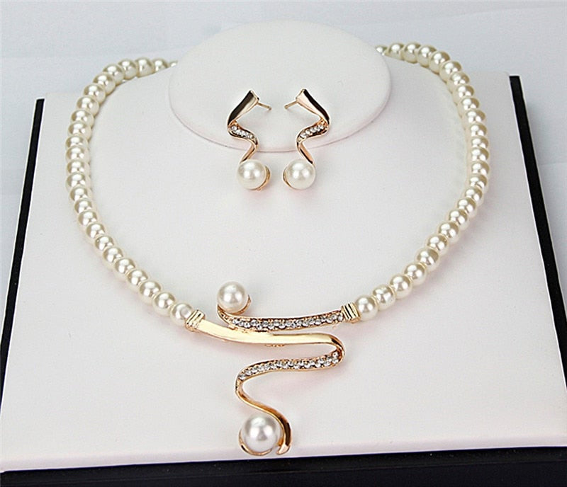 Pearl-Style Necklace and Earrings Set in Gold-Tone