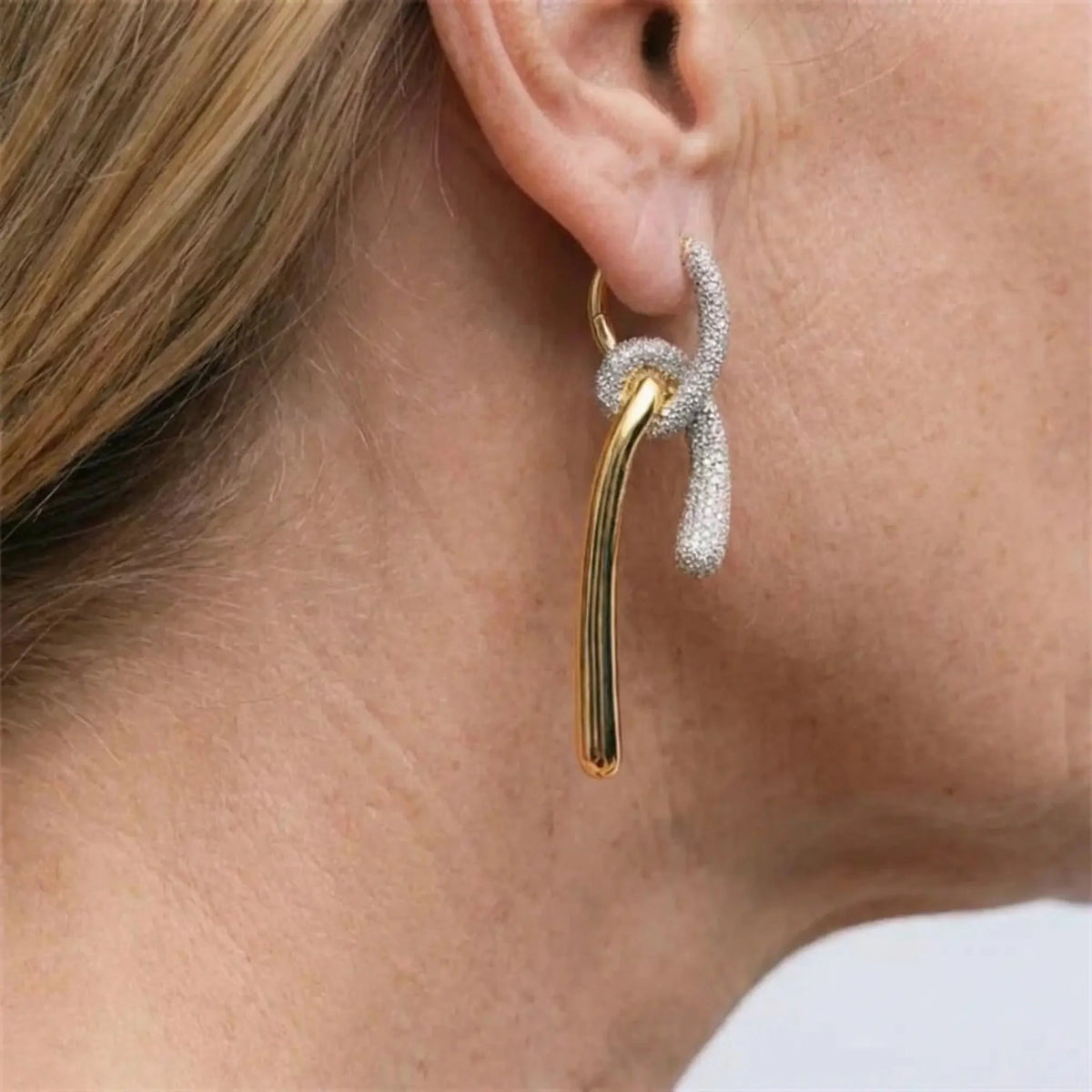 Helena’s Halo Crystal-Style Knotted Drop Earrings