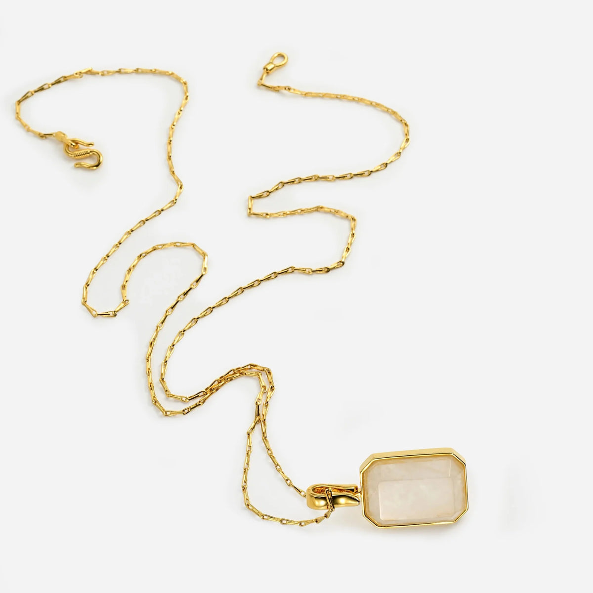 Marique French Vintage Crystal-Style Pendant Necklace