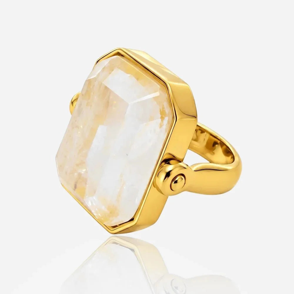 Marique Petite Crystal-Style Vintage Statement Ring in Gold-Tone