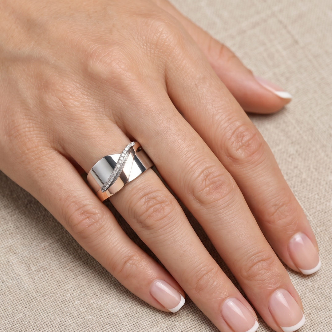 Vintage Two-Tone Crystal-Style Wave Band Ring