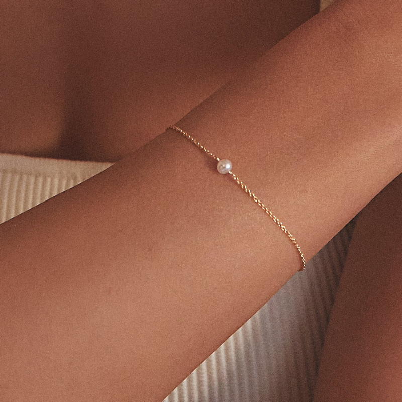 Gold Single Pearl Bracelet