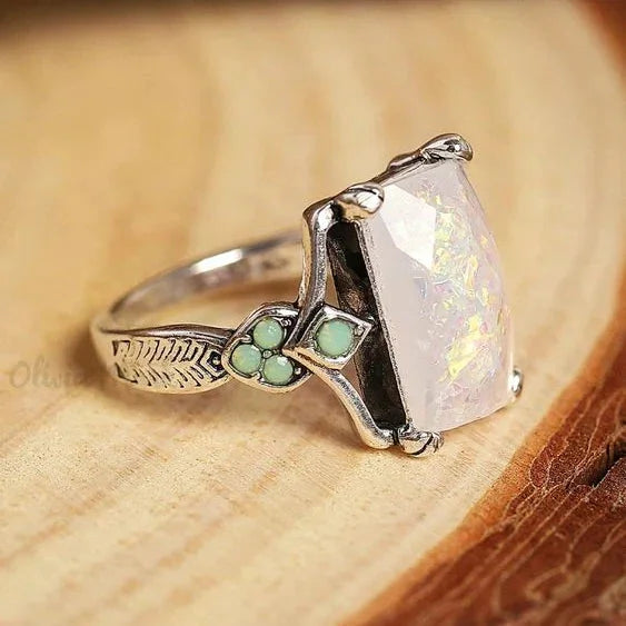 Vintage White Crystal-Style Silver-Tone Ring